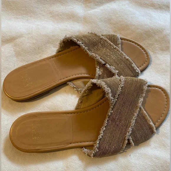 Stuart Weitzman Gold Slides - Picture 3 of 4